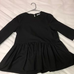 Black mid-sleeve peplum top